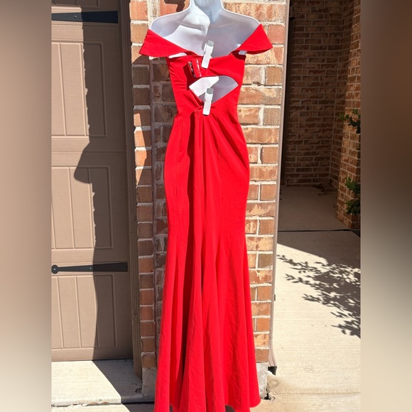 Jay Godfrey Red Biles Off-The-Shoulder Mermaid Gown size 2 - Picture 5 of 9